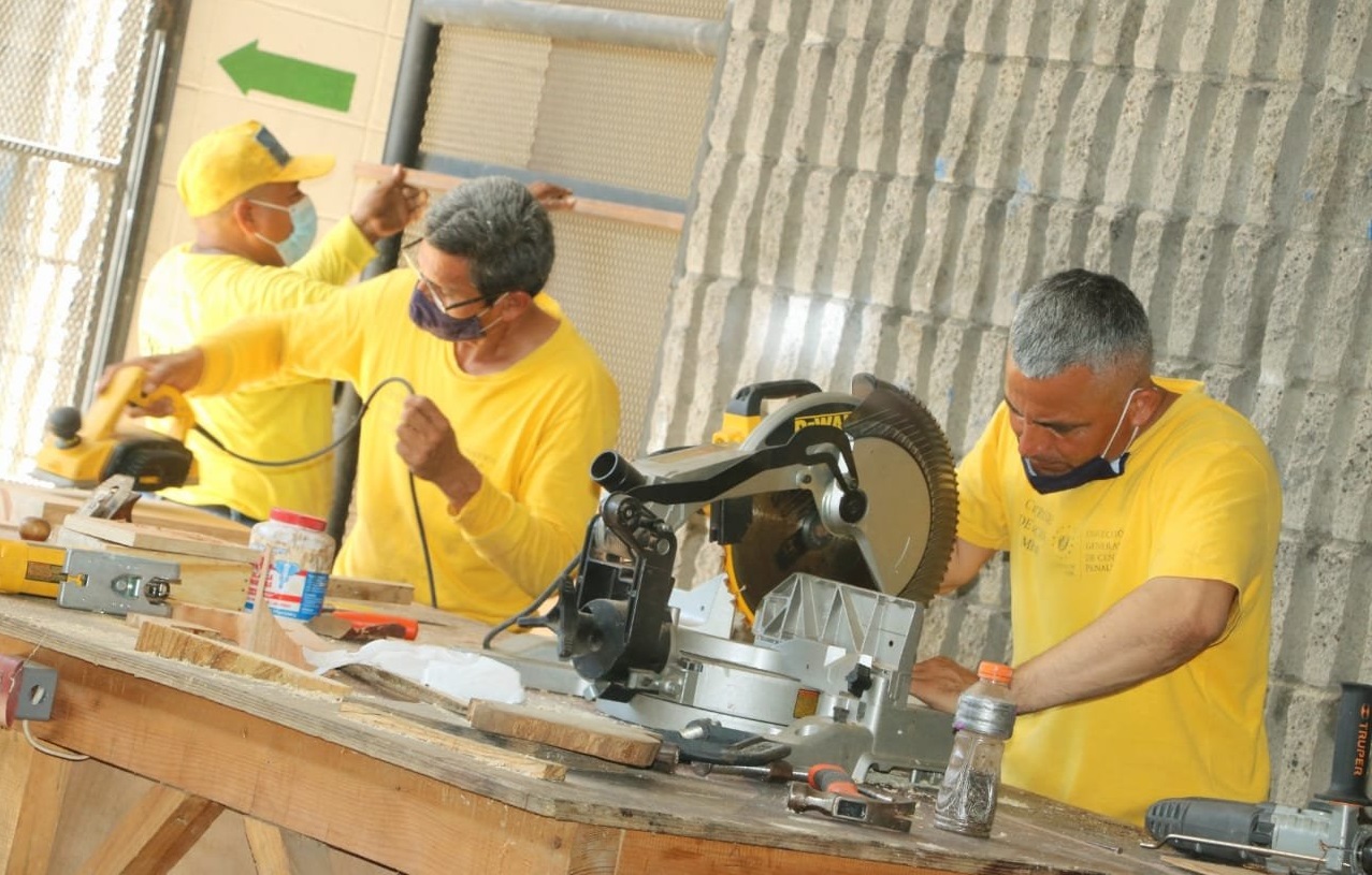 Privados de Libertad remodelan el área administrativa de la delegación de la PNC de Soyapango privados-de-libertad-remodelan-el-area-administrativa-de-la-delegacion-de-la-pnc-de-soyapango
